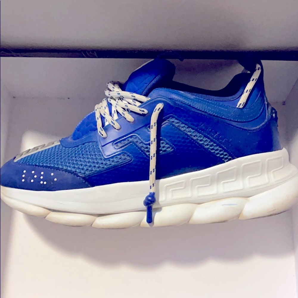 SIZE 45 VERSACE CHAIN REACTION
